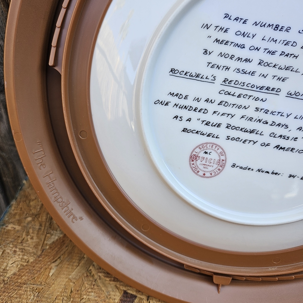 Norman Rockwell Portrait Plate with Brown Frame - Picture 16 of 16